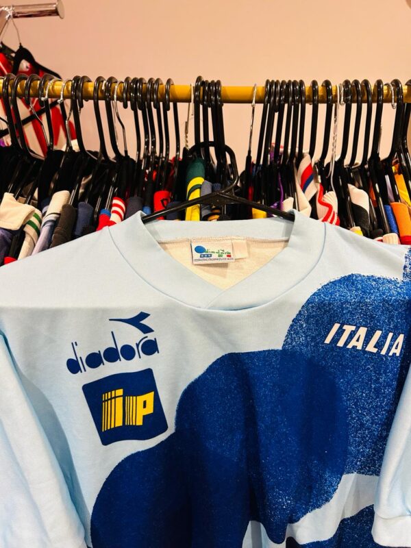 Italy 1992 training jersey Size L - Image 3
