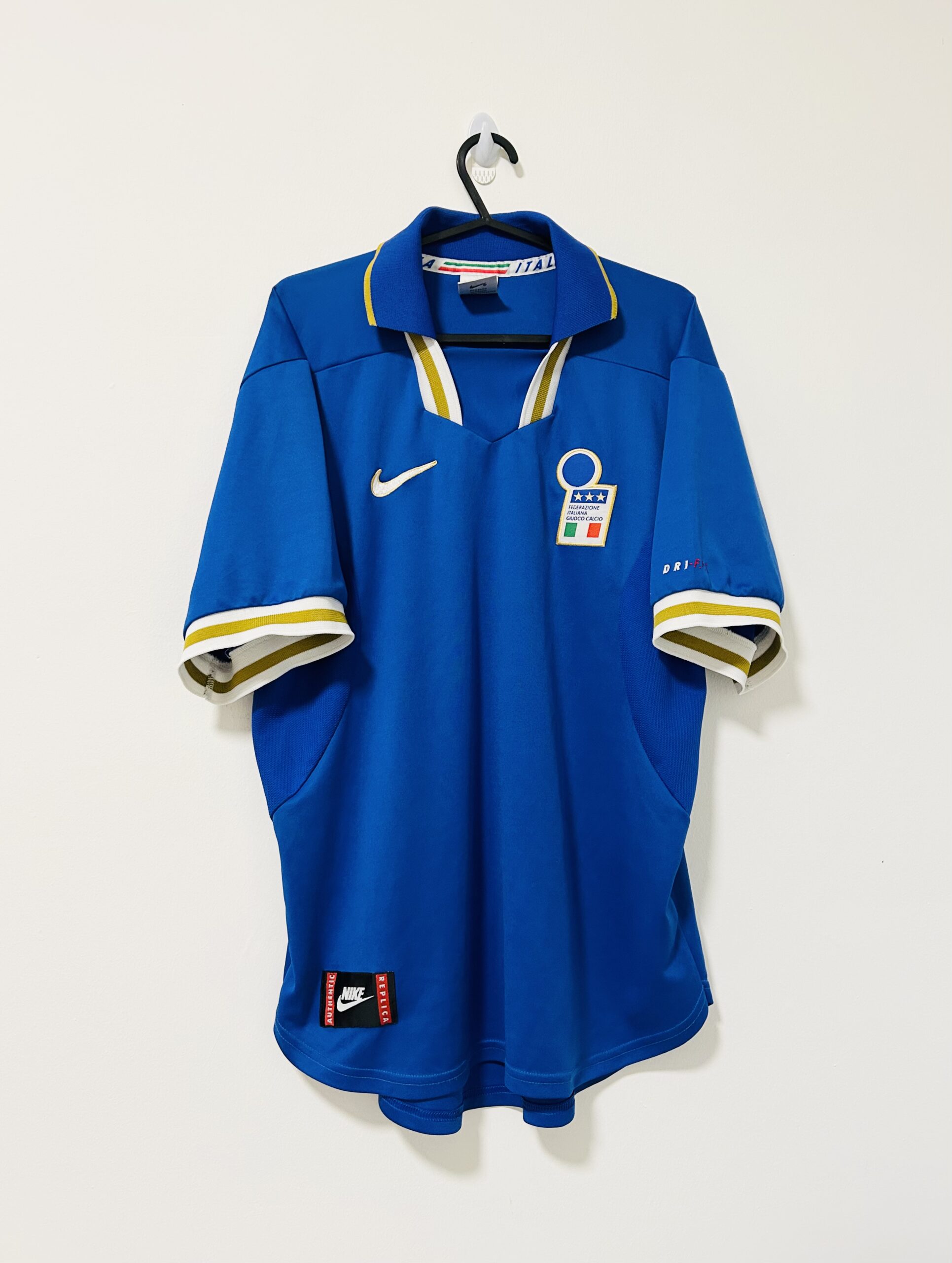 Italy 1996 Home Jersey M
