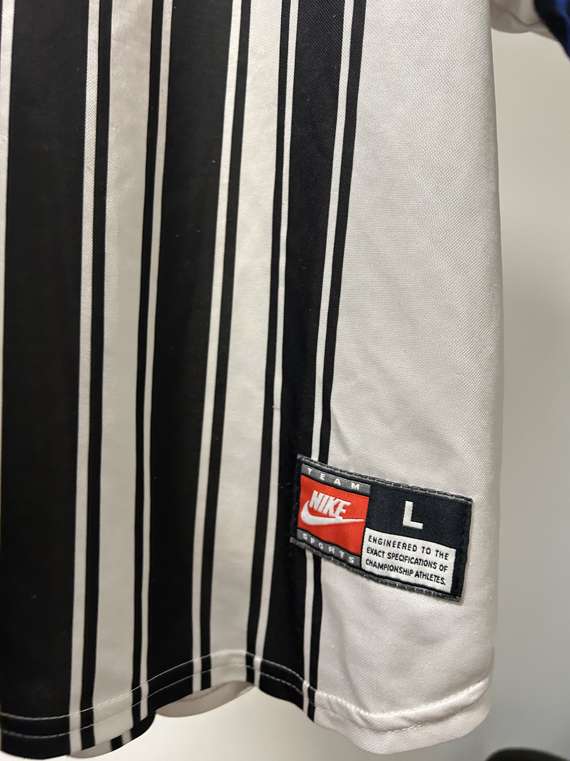 Partizan Belgrade 1999/00 Home Jersey Size L - Image 4